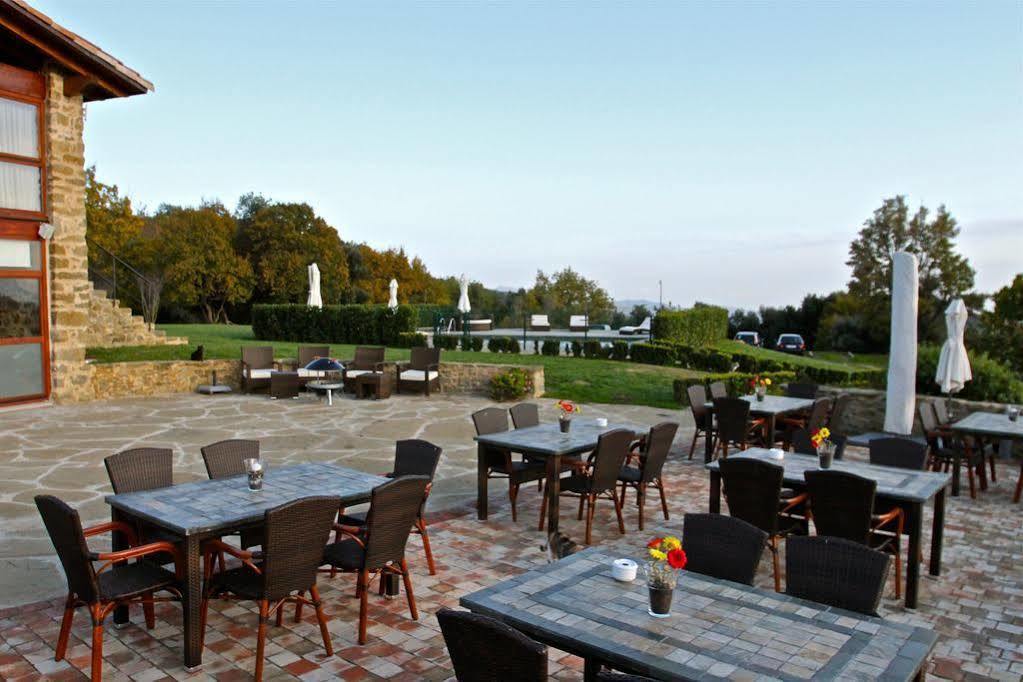 Hotel Restaurante El Ventos Sant Felíu de Pallarols Esterno foto
