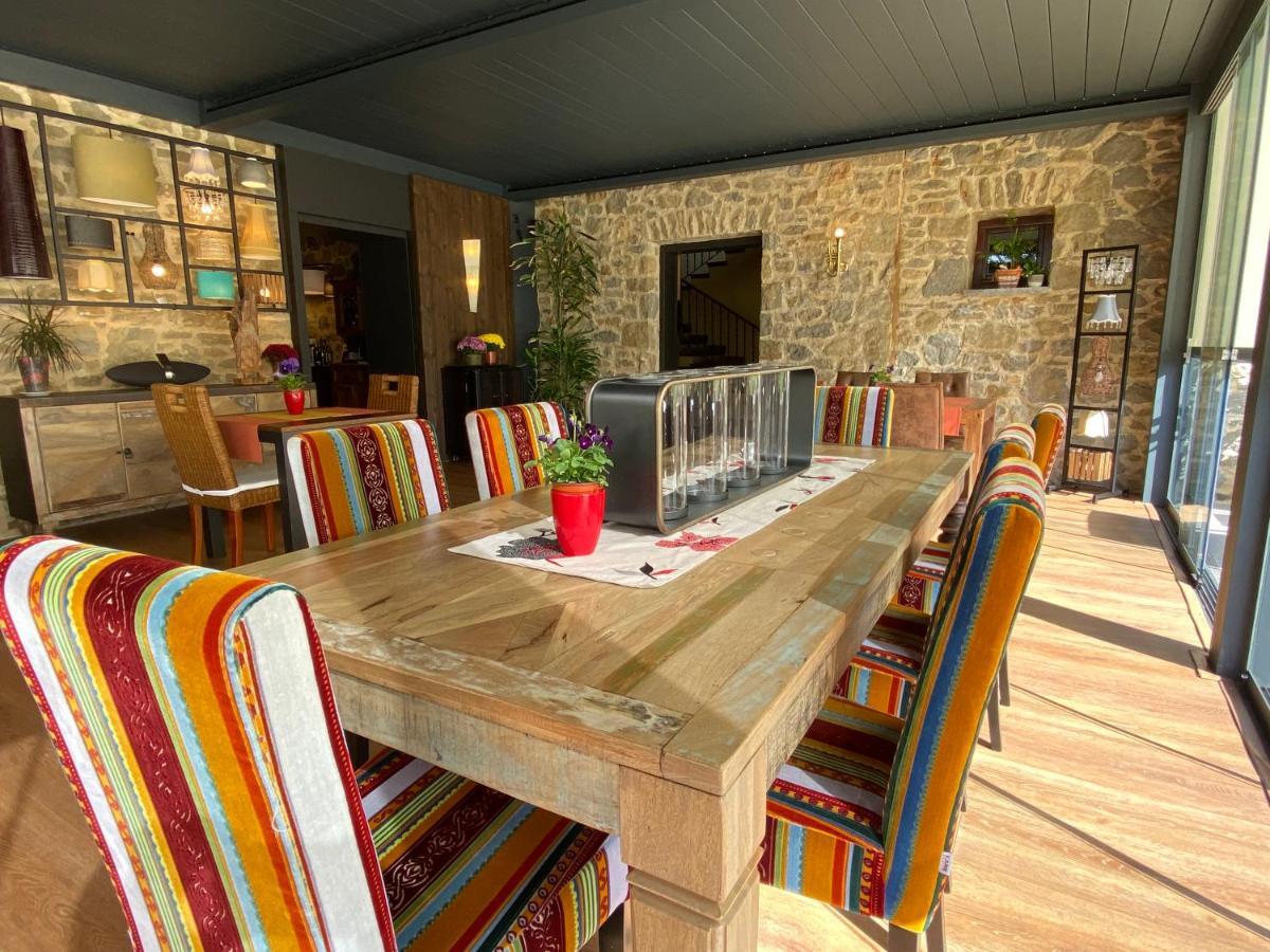 Hotel Restaurante El Ventos Sant Felíu de Pallarols Esterno foto