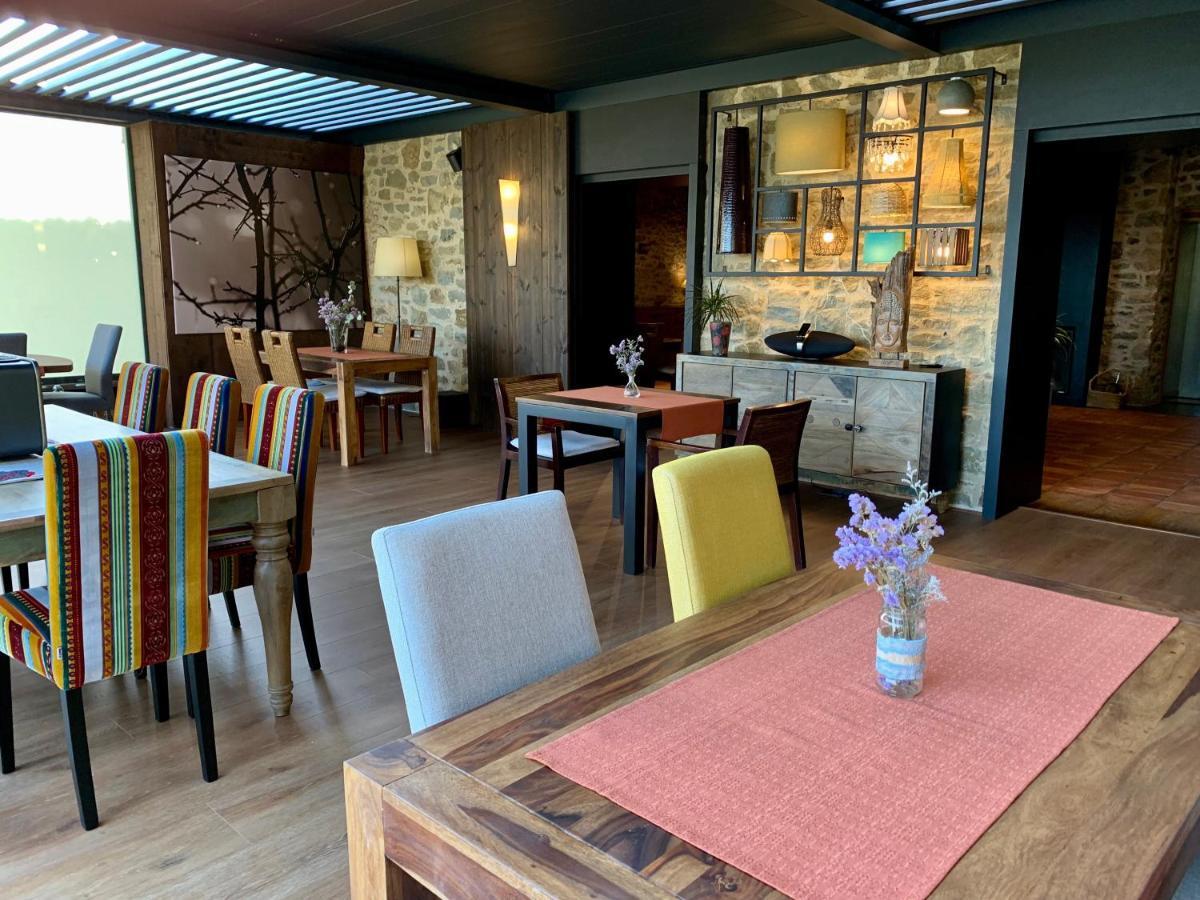 Hotel Restaurante El Ventos Sant Felíu de Pallarols Esterno foto